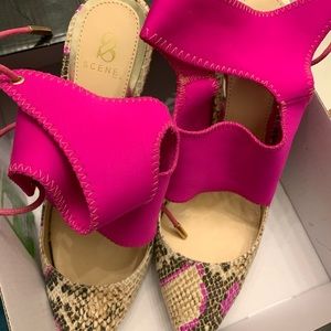Snake skin  and pink pumps